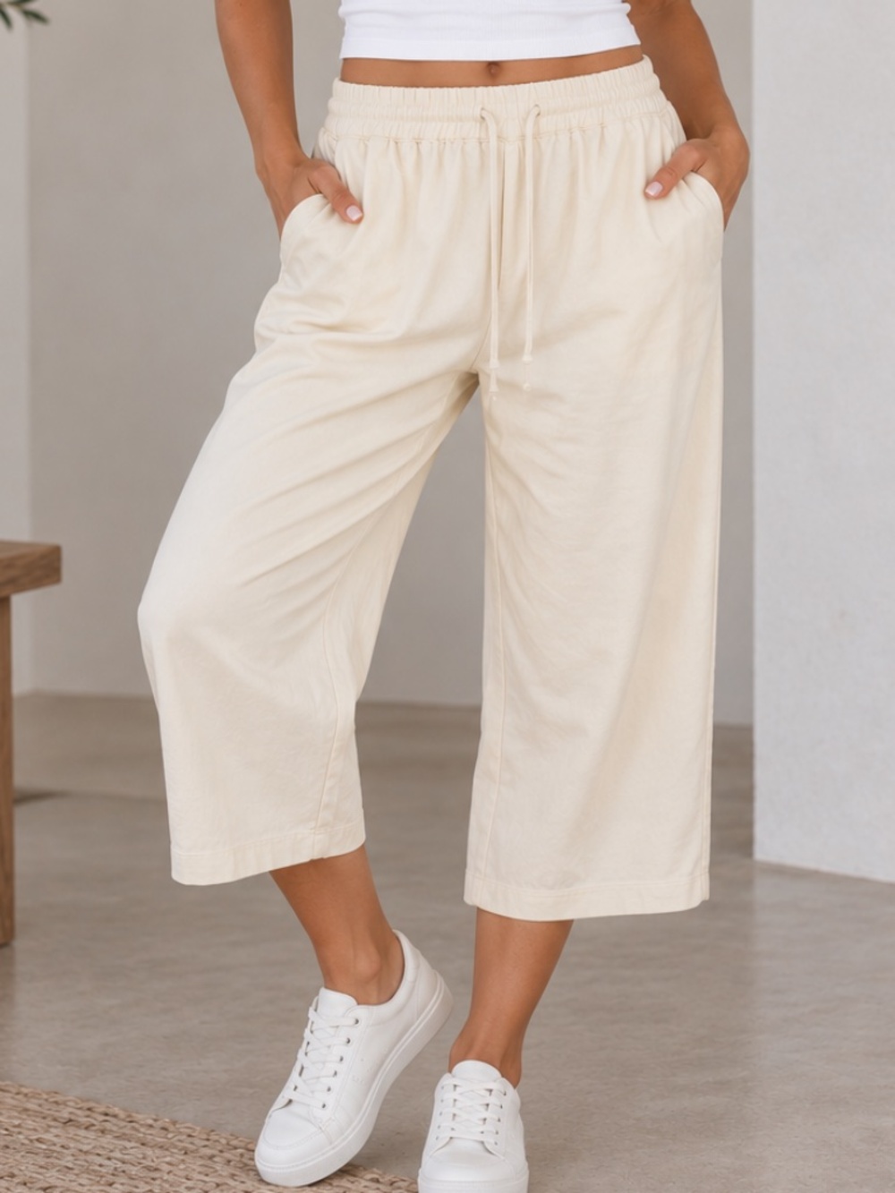 H&M Cropped Pants women’s Size Large Cream Classic Old Money Beachy Casual